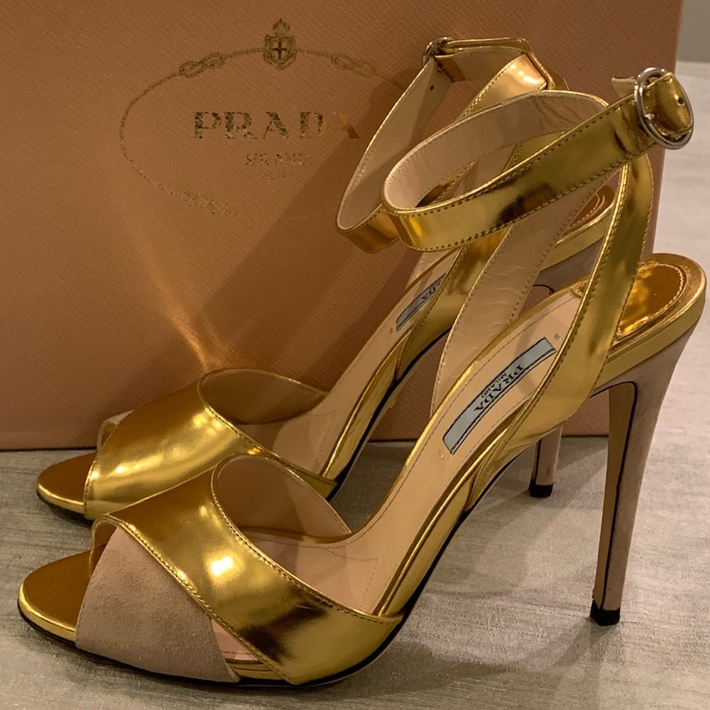 heels - Picture 3 of 7